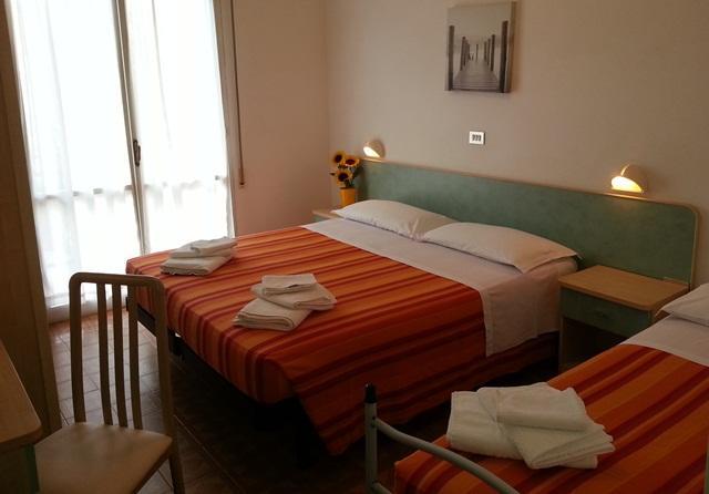 Albergo Santo Stefano ベラーリア・イジェア・マリーナ エクステリア 写真